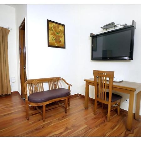 Hotel Oscar - Hauz Khas New Delhi Ngoại thất bức ảnh