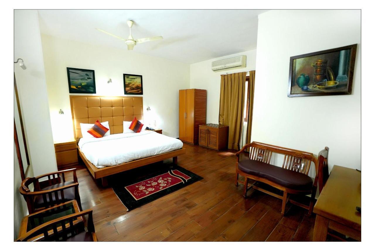 Hotel Oscar - Hauz Khas New Delhi Ngoại thất bức ảnh