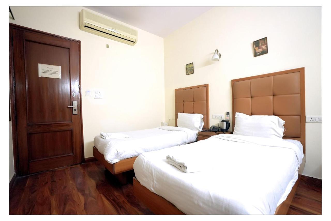 Hotel Oscar - Hauz Khas New Delhi Ngoại thất bức ảnh