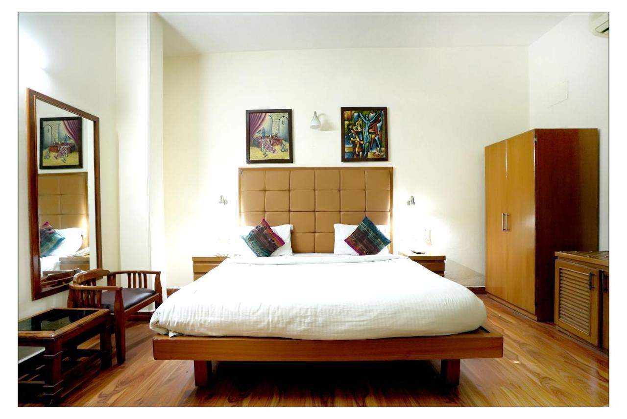 Hotel Oscar - Hauz Khas New Delhi Ngoại thất bức ảnh
