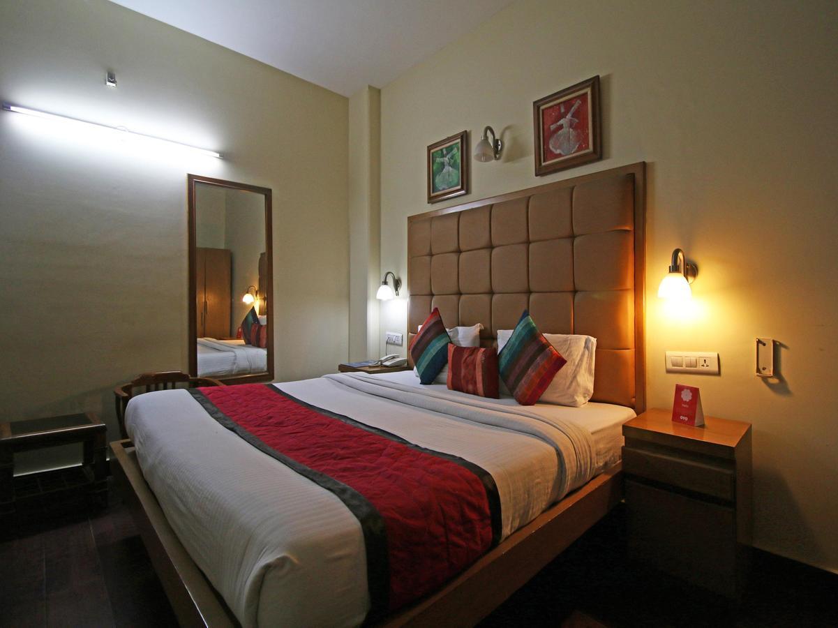 Hotel Oscar - Hauz Khas New Delhi Ngoại thất bức ảnh