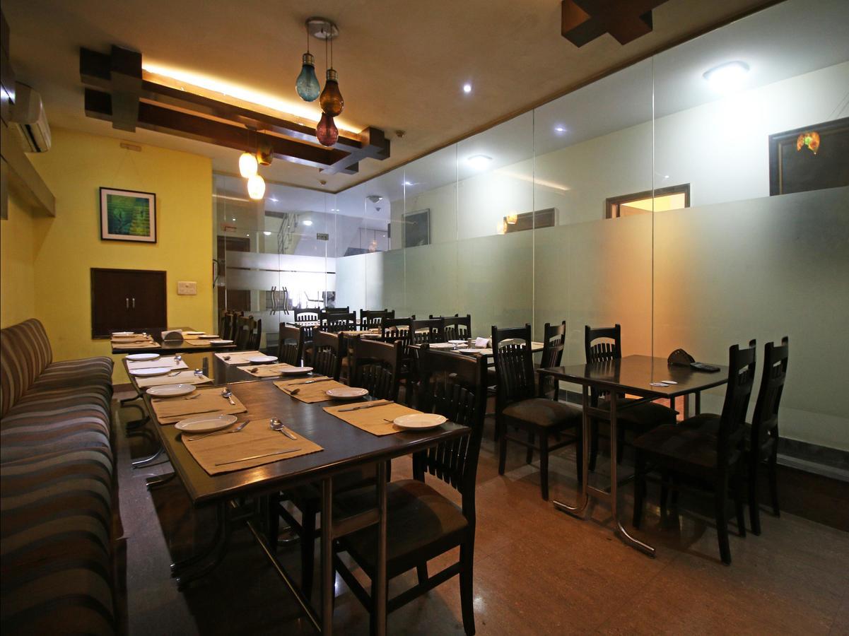 Hotel Oscar - Hauz Khas New Delhi Ngoại thất bức ảnh